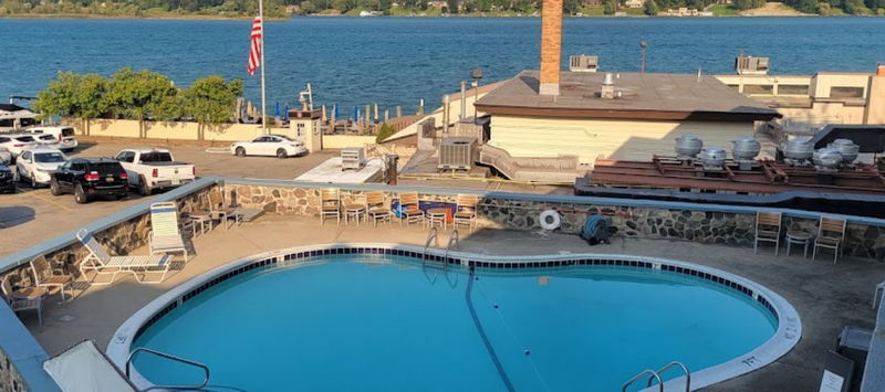 River Crab Blue Water Inn (Stew Cunninghams Fishermans Wharf) - From Website (newer photo)